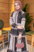 https://cdn.pazarium.com.tr/retro-cicek-desenli-sifon-elbise-siyah-835329-20-B.jpg