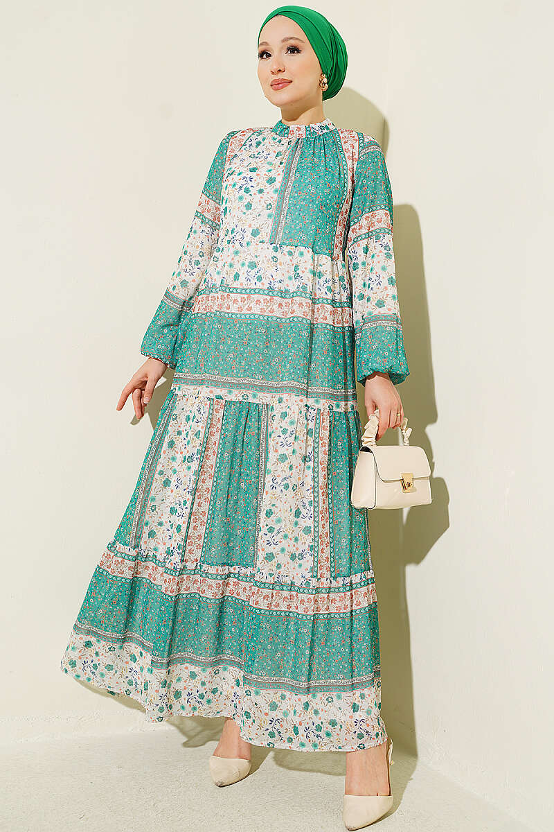 https://cdn.pazarium.com.tr/retro-cicek-desenli-sifon-elbise-yesil-815103-20-B.jpg