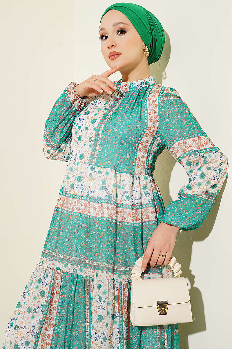 https://cdn.pazarium.com.tr/retro-cicek-desenli-sifon-elbise-yesil-815104-20-B.jpg