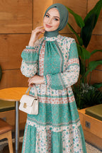 https://cdn.pazarium.com.tr/retro-cicek-desenli-sifon-elbise-yesil-835502-20-B.jpg
