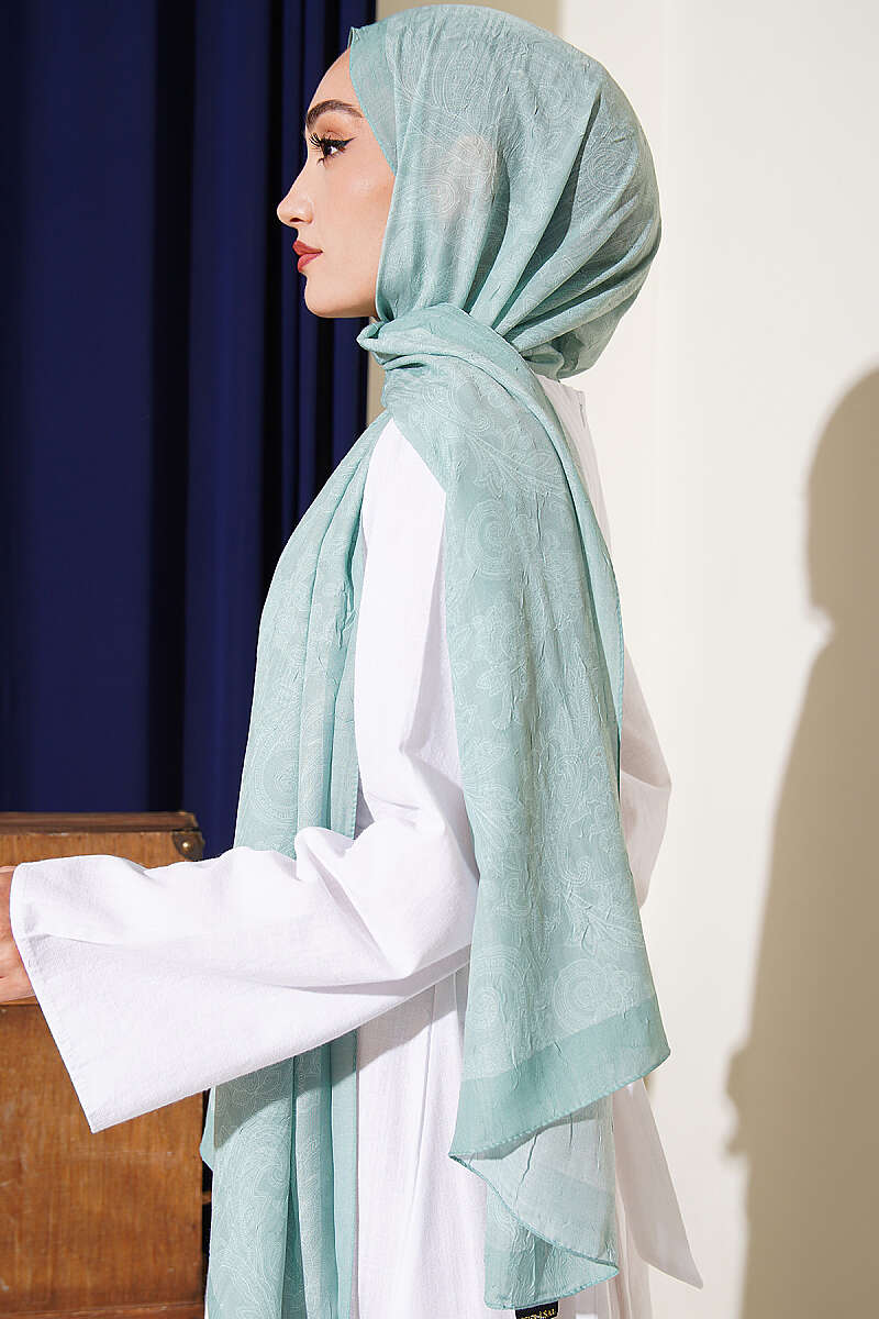 https://cdn.pazarium.com.tr/retro-desenli-bambu-kras-sal-mint-808137-19-B.jpg