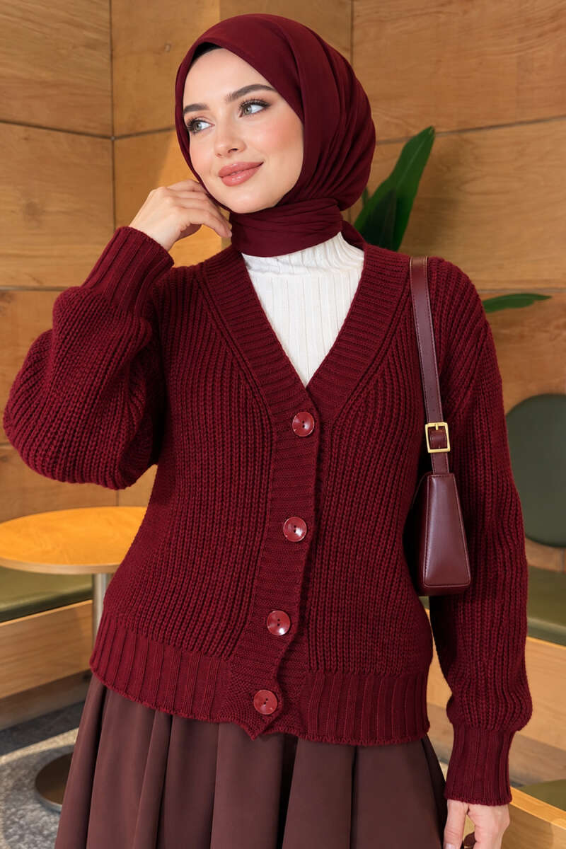 https://cdn.pazarium.com.tr/ribanali-dugme-detayli-triko-hirka-bordo-834666-20-B.jpg