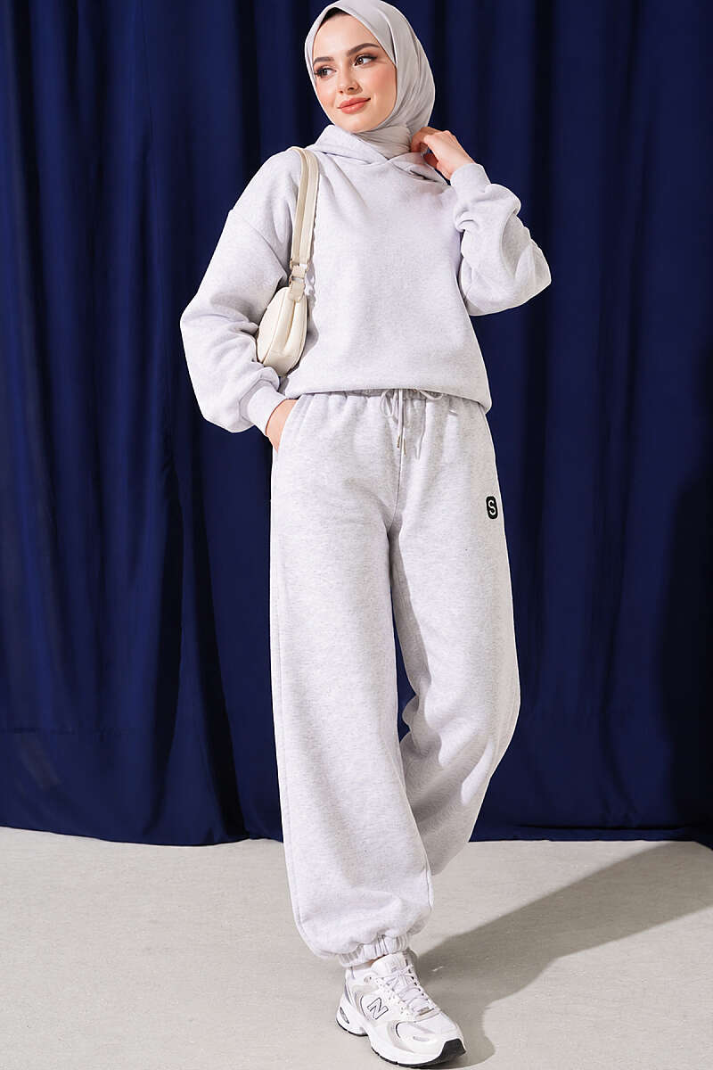 https://cdn.pazarium.com.tr/s-armali-sardonlu-jogger-pantolon-melanj-gri-839537-20-B.jpg