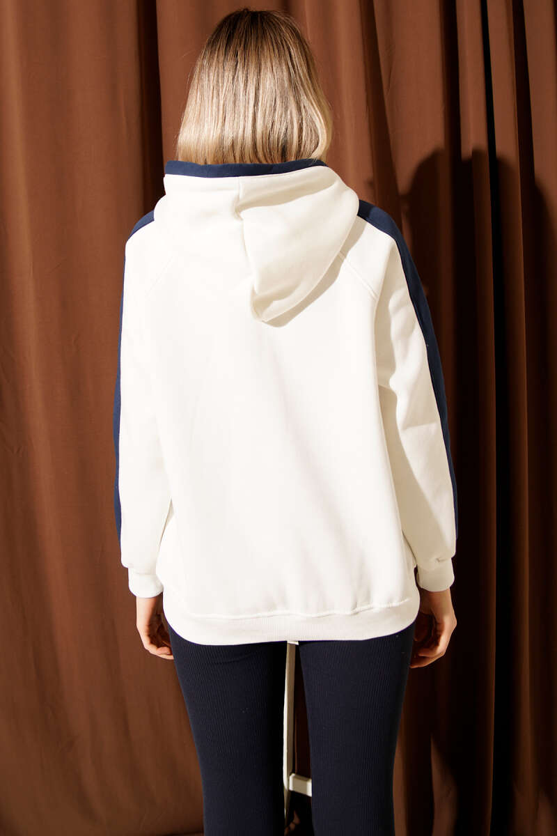 https://cdn.pazarium.com.tr/sachno-baskili-kapusonlu-sweatshirt-ekru-702272-17-B.jpg