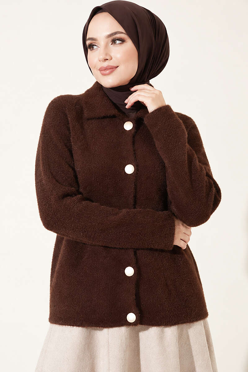 https://cdn.pazarium.com.tr/sakalli-dugmeli-hirka-kahve-205051-827308-20-B.jpg