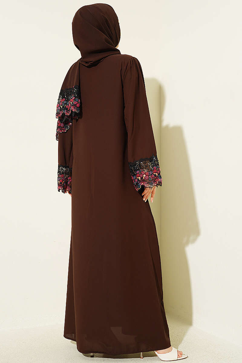 https://cdn.pazarium.com.tr/salli-cicek-suslemeli-abaya-elbise-kahve-799142-19-B.jpg