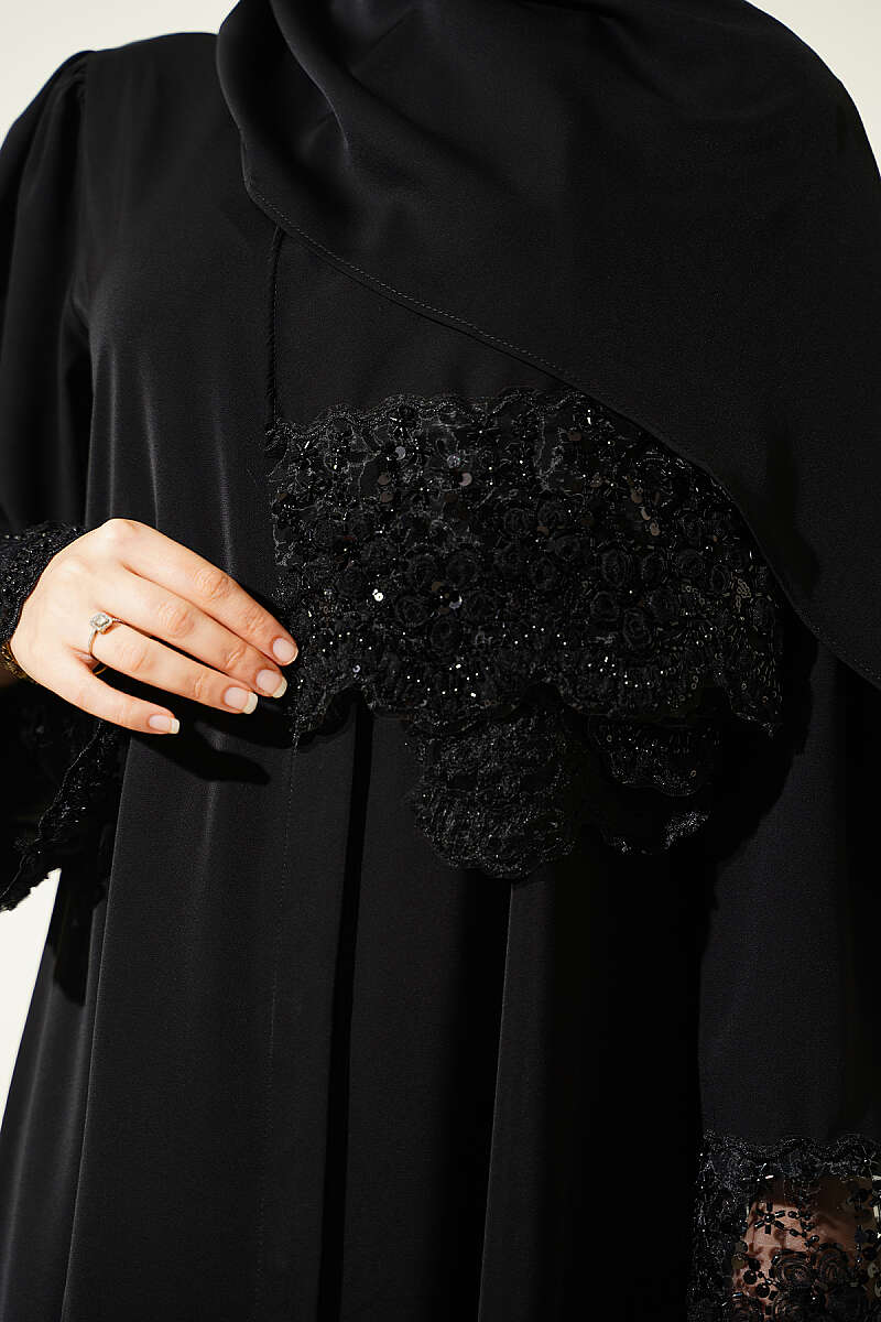 https://cdn.pazarium.com.tr/salli-cicek-suslemeli-abaya-elbise-siyah-dantelli-804974-19-B.jpg