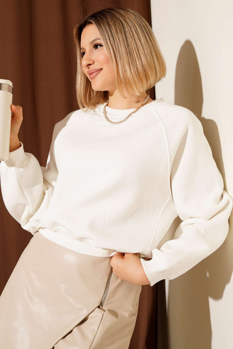 https://cdn.pazarium.com.tr/sardonlu-basic-kisa-sweatshirt-ekru-673259-16-B.jpg