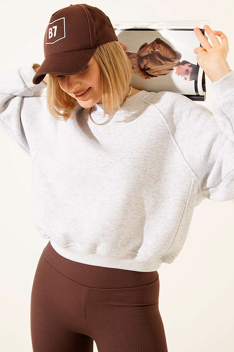 https://cdn.pazarium.com.tr/sardonlu-basic-kisa-sweatshirt-melanj-gri-822467-16-B.jpg
