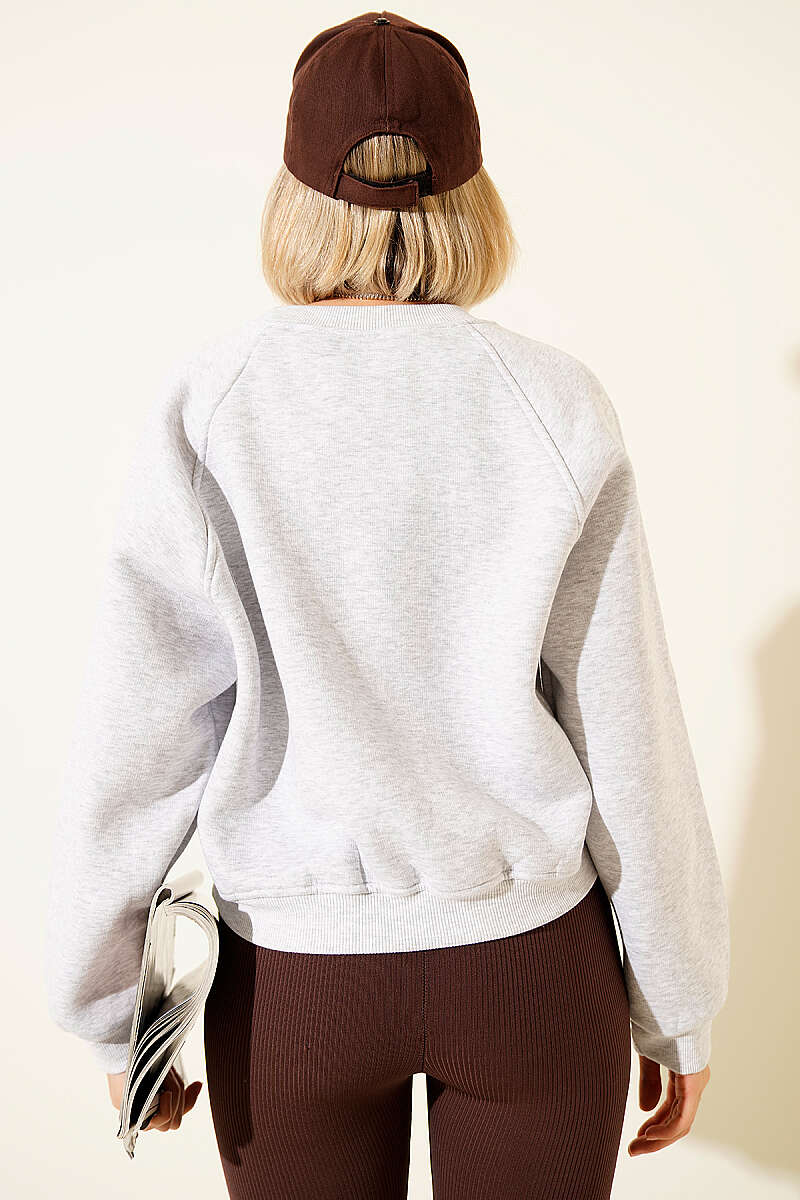 https://cdn.pazarium.com.tr/sardonlu-basic-kisa-sweatshirt-melanj-gri-822469-16-B.jpg