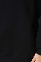 https://cdn.pazarium.com.tr/sardonlu-kapusonlu-model-ikili-takim-siyah-570024-10-B.jpg