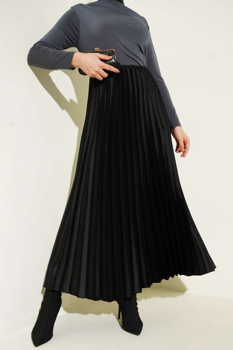Saten Görünümlü Pileli Etek Siyah