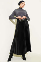 Saten Görünümlü Pileli Etek Siyah