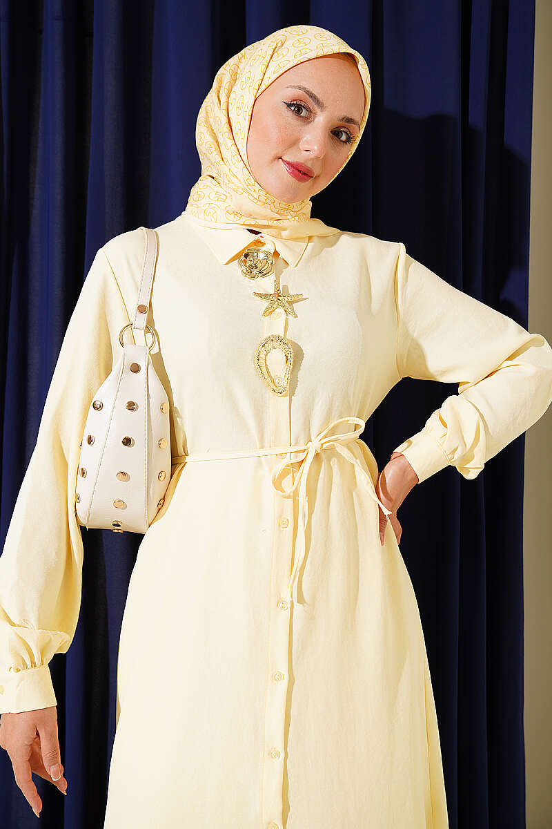 https://cdn.pazarium.com.tr/sembollu-gold-aksesuarli-ikili-takim-sari-806741-19-B.jpg