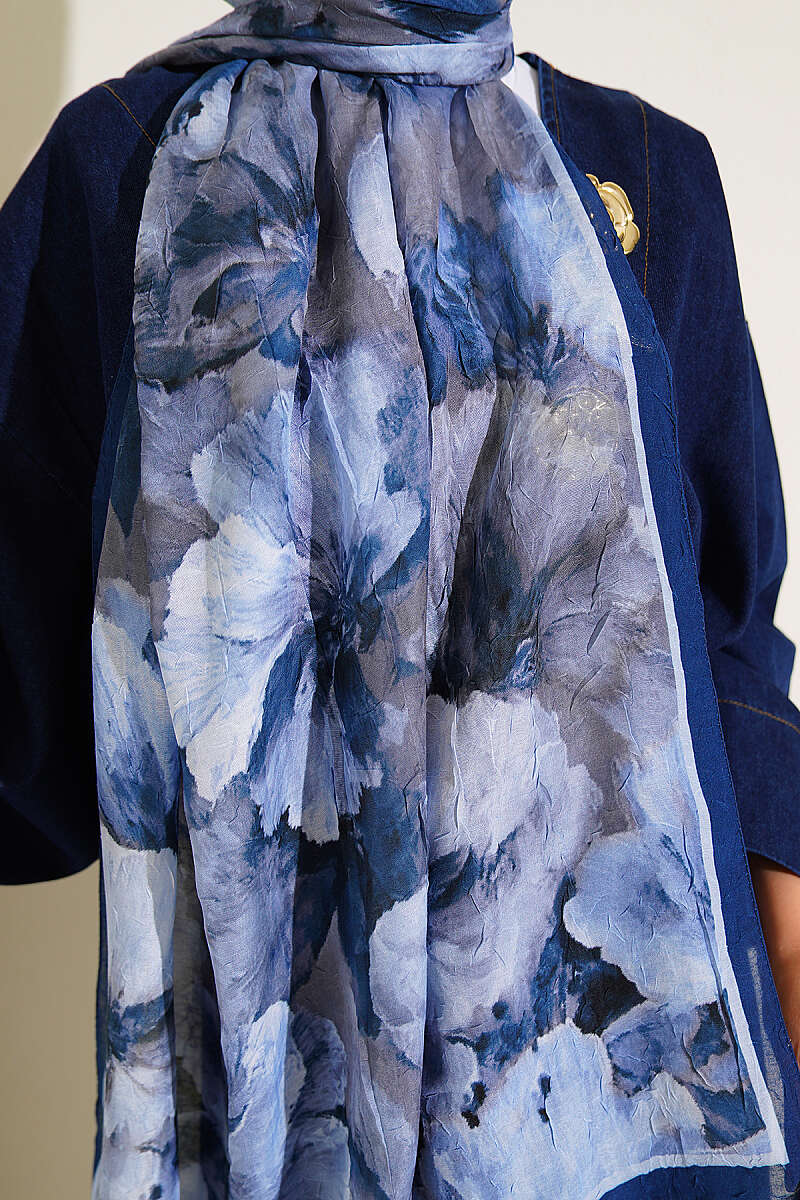 https://cdn.pazarium.com.tr/serit-gecisli-cicekli-bambu-kras-sal-lacivert-808051-19-B.jpg