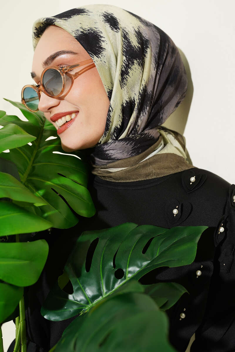 Şerit Geçişli Desenli Bambu Eşarp