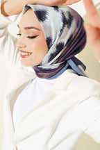 https://cdn.pazarium.com.tr/serit-gecisli-desenli-bambu-esarp-lacivert-718401-17-B.jpg