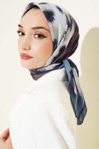 https://cdn.pazarium.com.tr/serit-gecisli-desenli-bambu-esarp-lacivert-718402-17-B.jpg