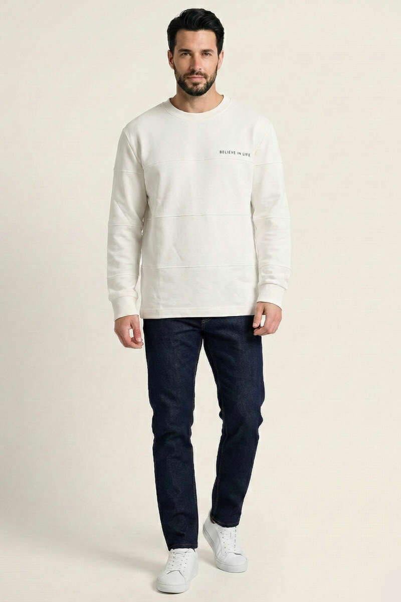 Şeritli Yaka Yazılı Erkek Sweatshirt
