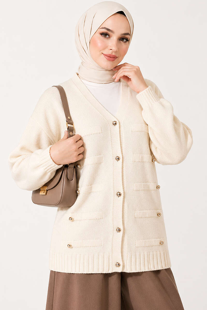 https://cdn.pazarium.com.tr/serpme-dugme-detayli-triko-hirka-tas-825724-20-B.jpg