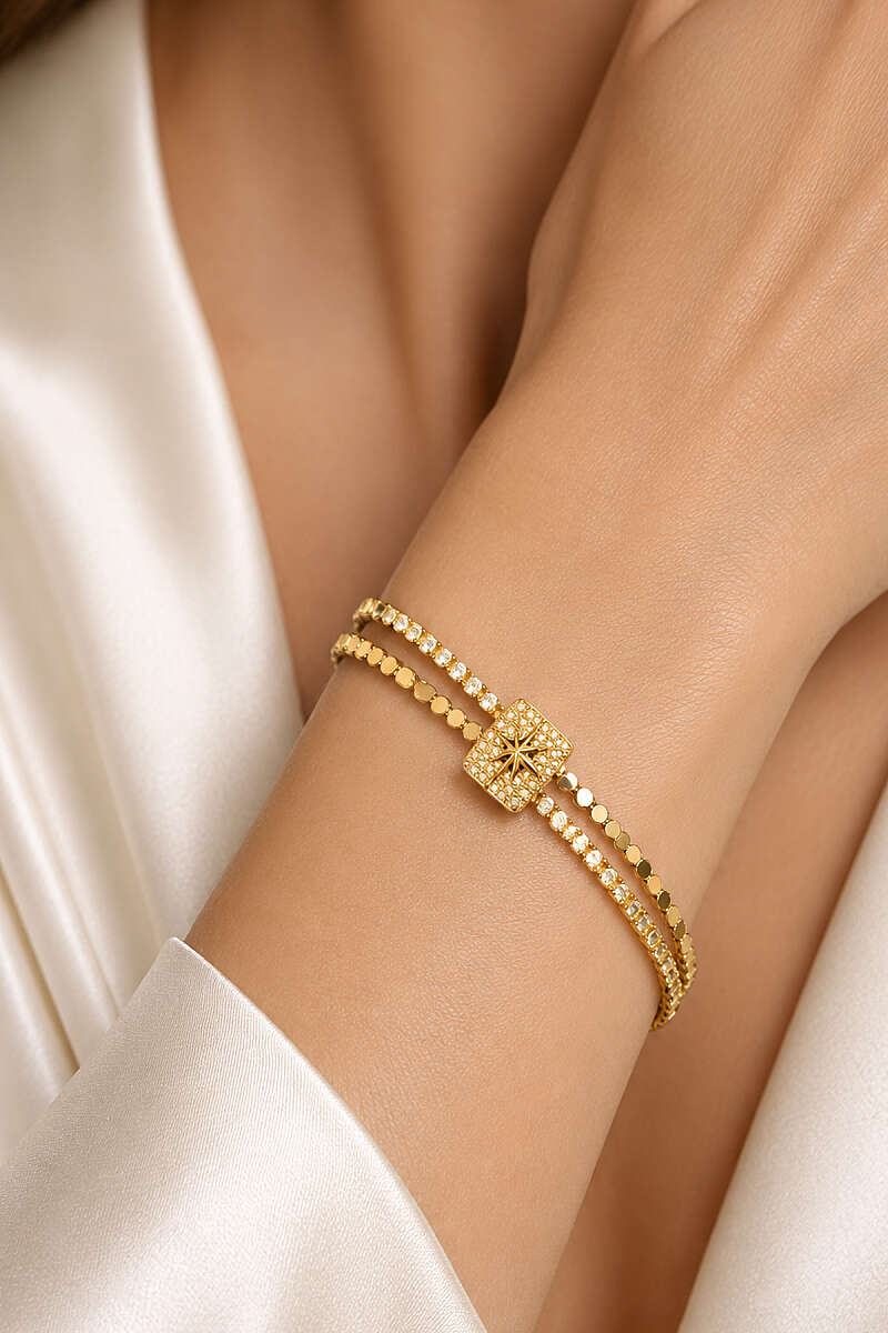 https://cdn.pazarium.com.tr/sira-tas-detayli-bileklik-gold-811692-20-B.jpg