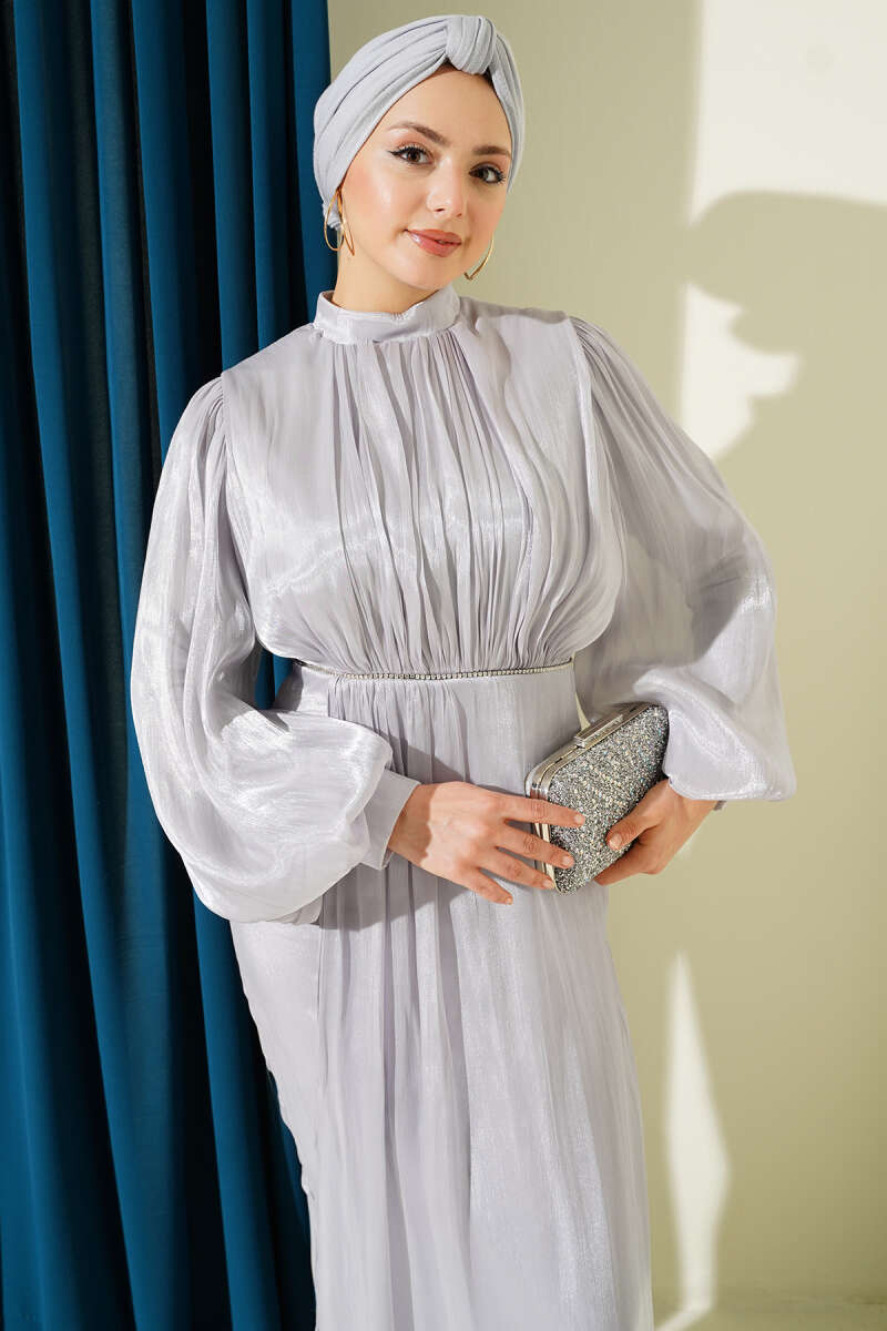 Robe de soirée à manches ballons avec pierres en rangée