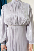 Robe de soirée à manches ballons avec pierres en rangée