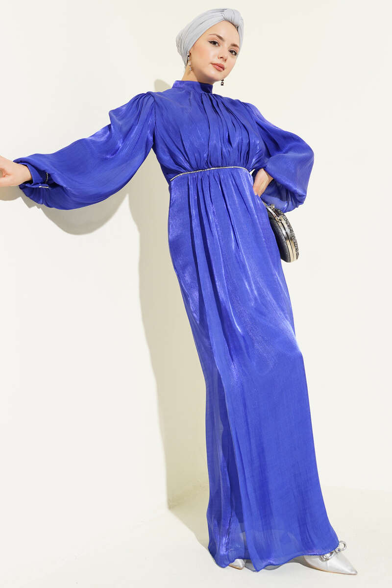 Robe de soirée à manches ballons avec pierres en rangée