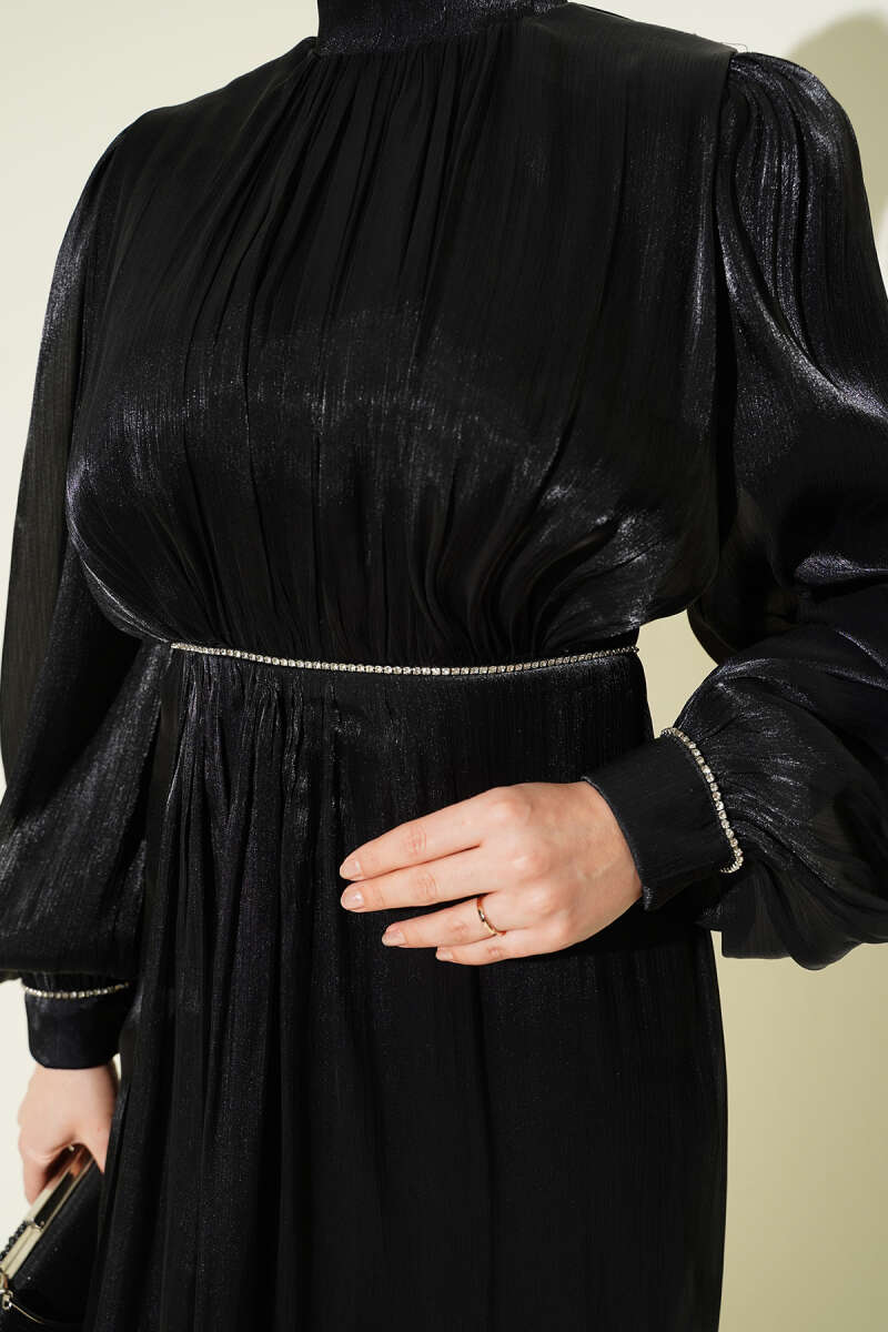 Robe de soirée à manches ballons avec pierres en rangée