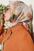 https://cdn.pazarium.com.tr/soft-cicek-desenli-esarp-camel-814491-20-B.jpg