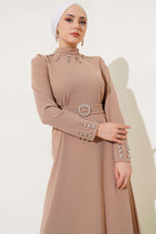 https://cdn.pazarium.com.tr/tasli-kemer-tokali-elbise-camel-579624-13-B.jpg