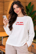 https://cdn.pazarium.com.tr/too-long-to-handle-baskili-sweatshirt-ekru-835863-20-B.jpg