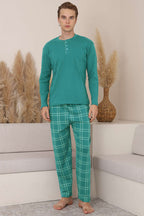 https://cdn.pazarium.com.tr/uc-dugmeli-ekoseli-erkek-pijama-takimi-mint-731950-17-B.jpg