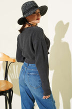 Üç Düğmeli Triko Crop Hırka
