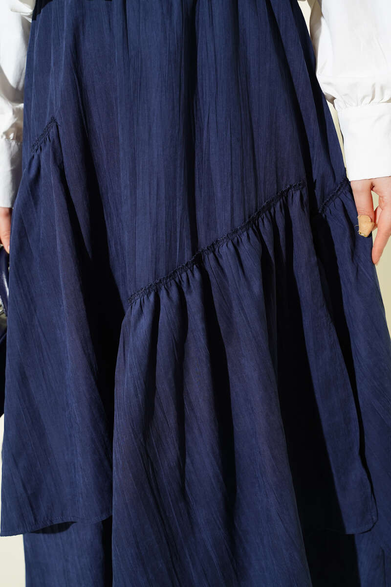 Üç Fırfırlı Etek