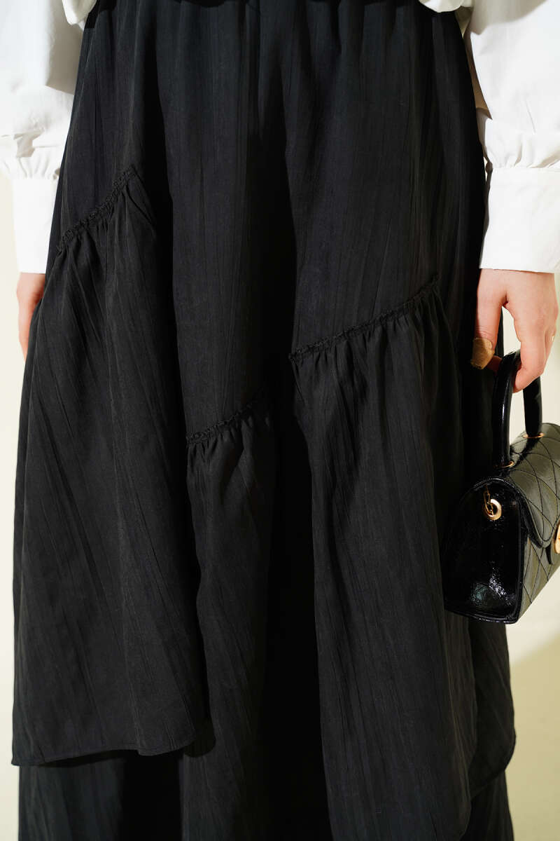 Üç Fırfırlı Etek