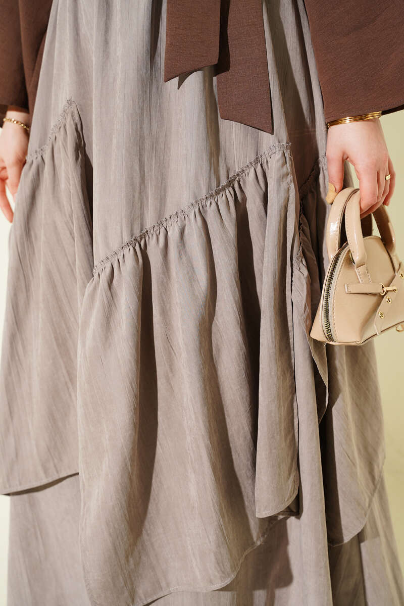 Üç Fırfırlı Etek