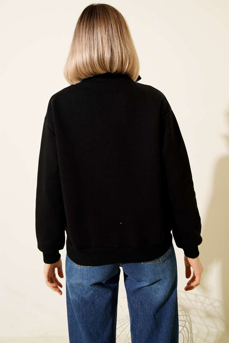 https://cdn.pazarium.com.tr/uc-iplik-dik-yaka-sweatshirt-siyah-702390-17-B.jpg