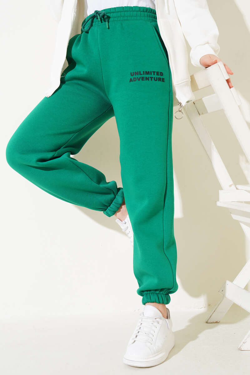 https://cdn.pazarium.com.tr/uc-iplik-paca-lastikli-jogger-pantolon-yesil-565607-13-B.jpg