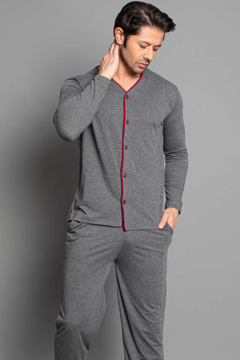 https://cdn.pazarium.com.tr/uzun-kol-boydan-dugmeli-erkek-pijama-takimi-fume-bordo-583328-13-B.jpg
