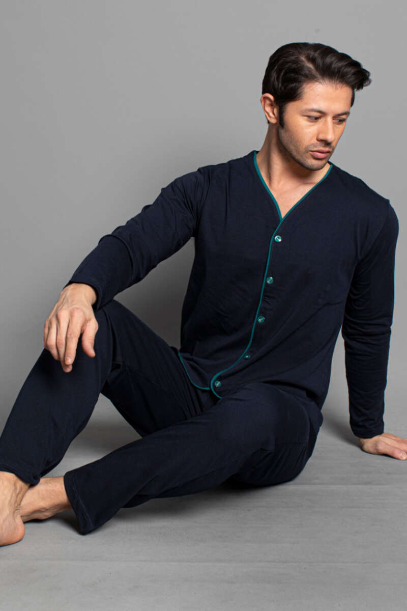 https://cdn.pazarium.com.tr/uzun-kol-boydan-dugmeli-erkek-pijama-takimi-lacivert-yesil-583325-13-B.jpg