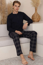 https://cdn.pazarium.com.tr/uzun-kol-ekoseli-erkek-pijama-takimi-lacivert-731939-17-B.jpg