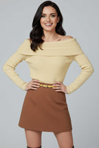 https://cdn.pazarium.com.tr/uzun-kollu-madonna-yaka-kazak-sari-679326-16-B.jpg