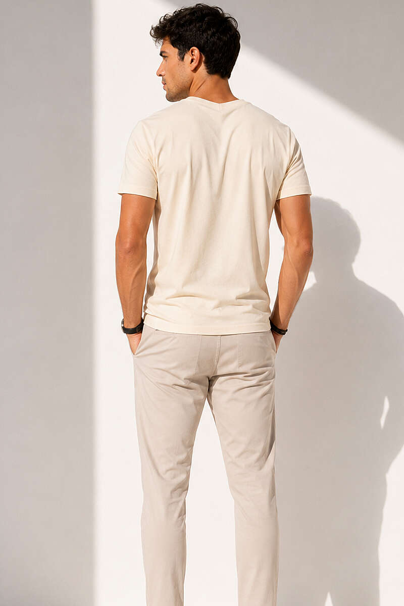 https://cdn.pazarium.com.tr/v-yaka-basic-erkek-t-shirt-bej-780216-19-B.jpg