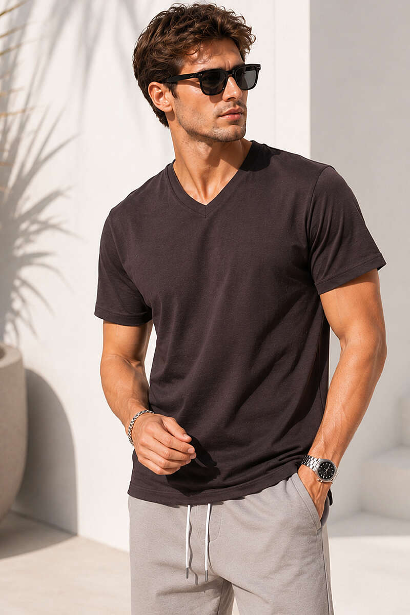 https://cdn.pazarium.com.tr/v-yaka-basic-erkek-t-shirt-kahve-780228-19-B.jpg