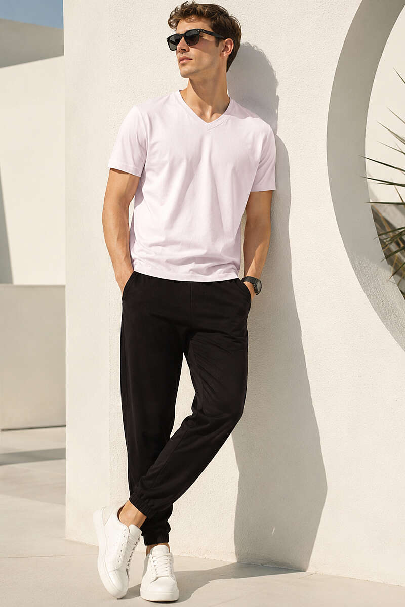 https://cdn.pazarium.com.tr/v-yaka-basic-erkek-t-shirt-pembe-780242-19-B.jpg