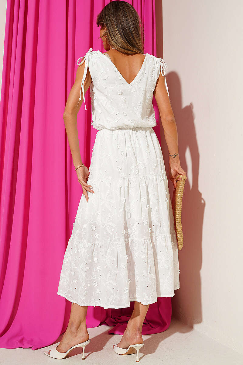 https://cdn.pazarium.com.tr/v-yaka-cicek-kabartmali-elbise-ekru-800377-19-B.jpg