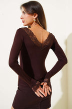 V Yaka Dantel Detaylı Bluz