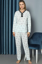 https://cdn.pazarium.com.tr/v-yaka-desenli-dantelli-pijama-takimi-mint-582900-13-B.jpg