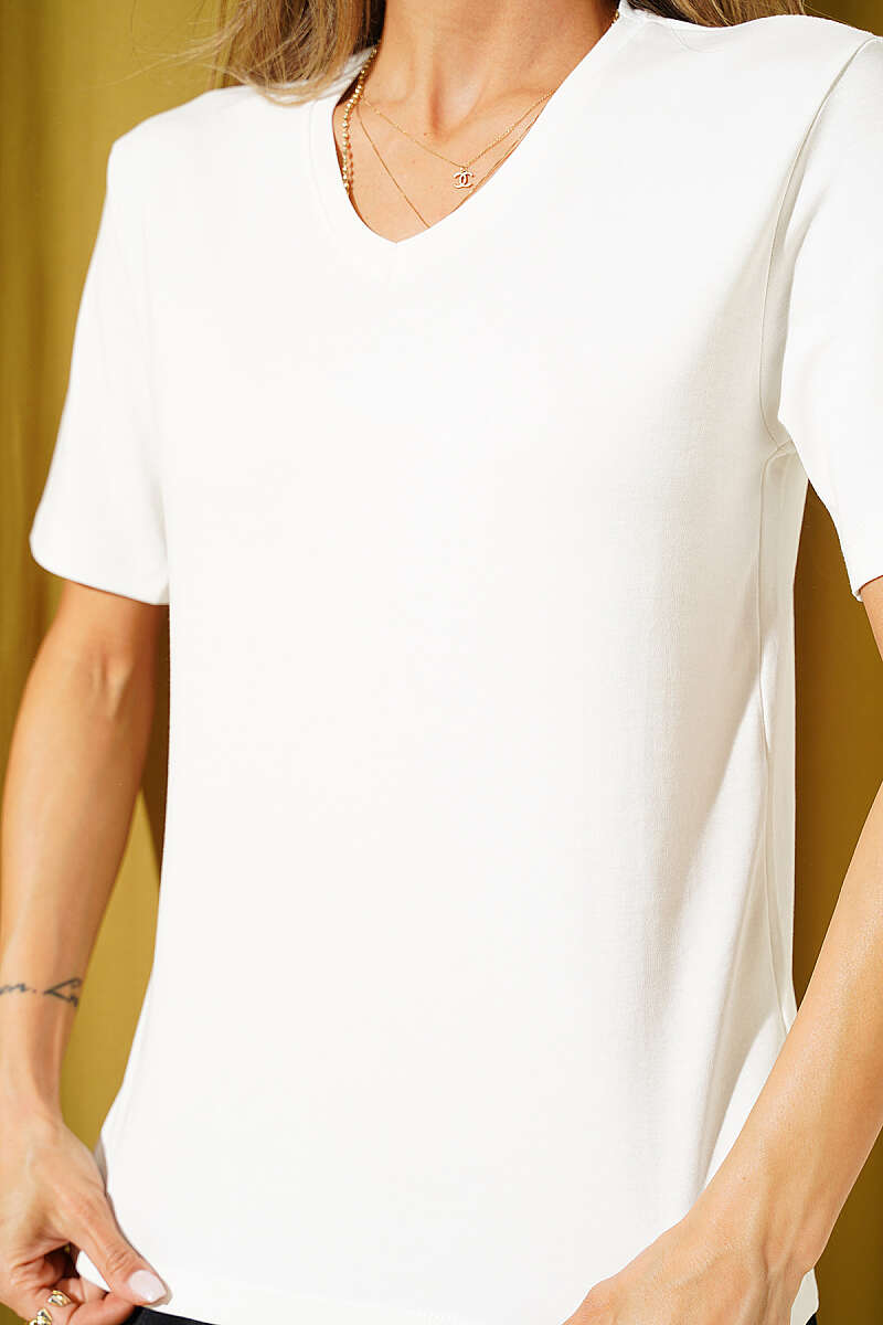 V Yaka Detaylı Basic T-shirt